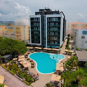 Hotel Supreme Golem (Tirana)